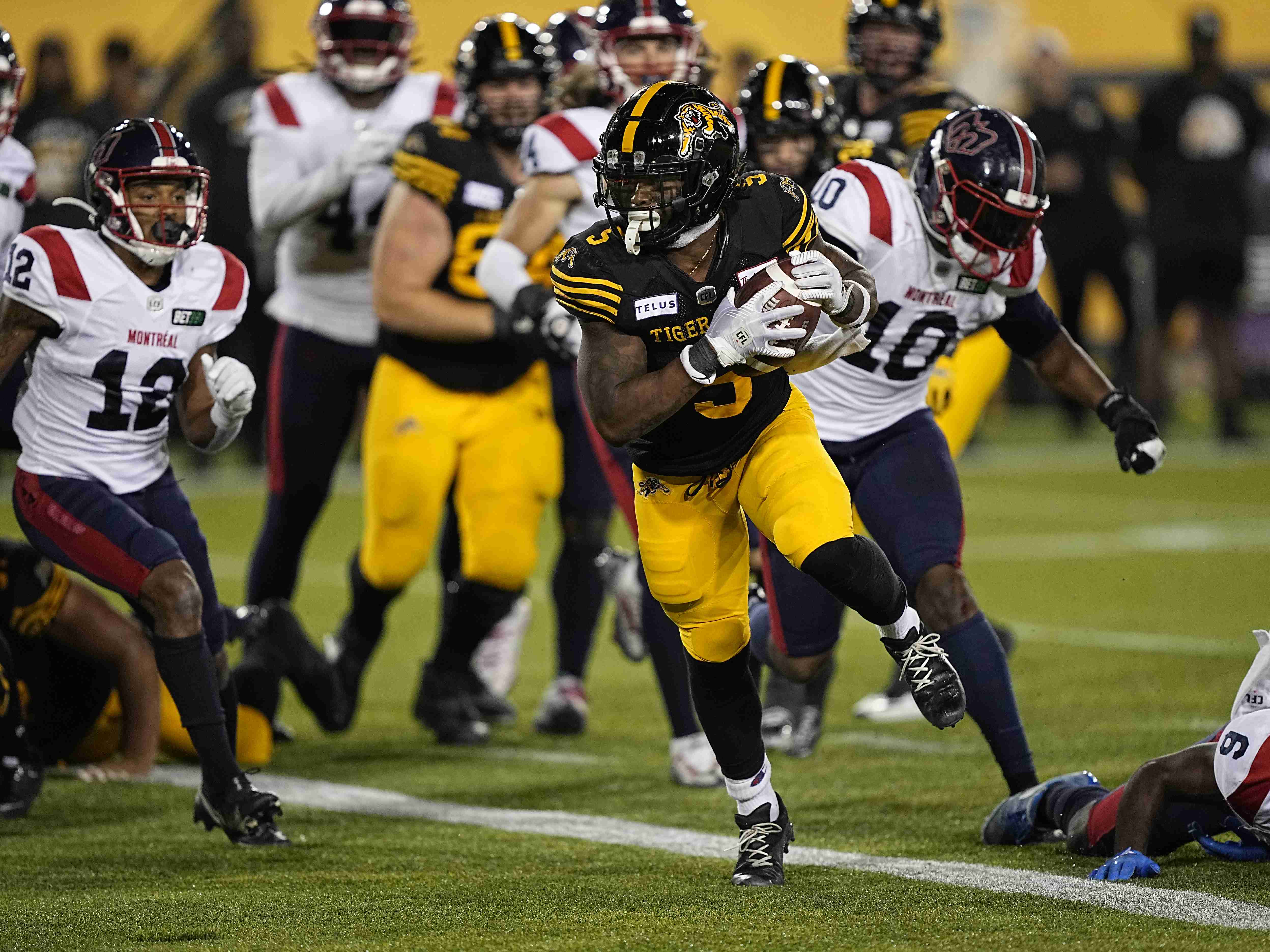 Fútbol al estilo canadiense