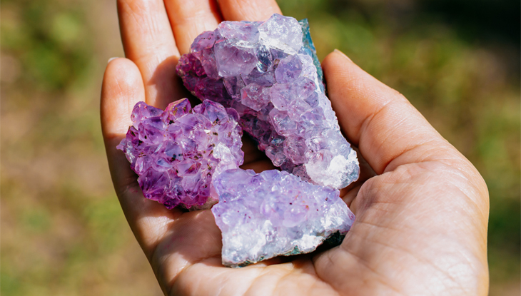 https://d1l57x9nwbbkz.cloudfront.net/files/s3fs-public/2025-06/holding-three-purple-amethyst.jpg?VersionId=qUKcdX0vwXAJrkFtQeTeSRzqmwtK57C