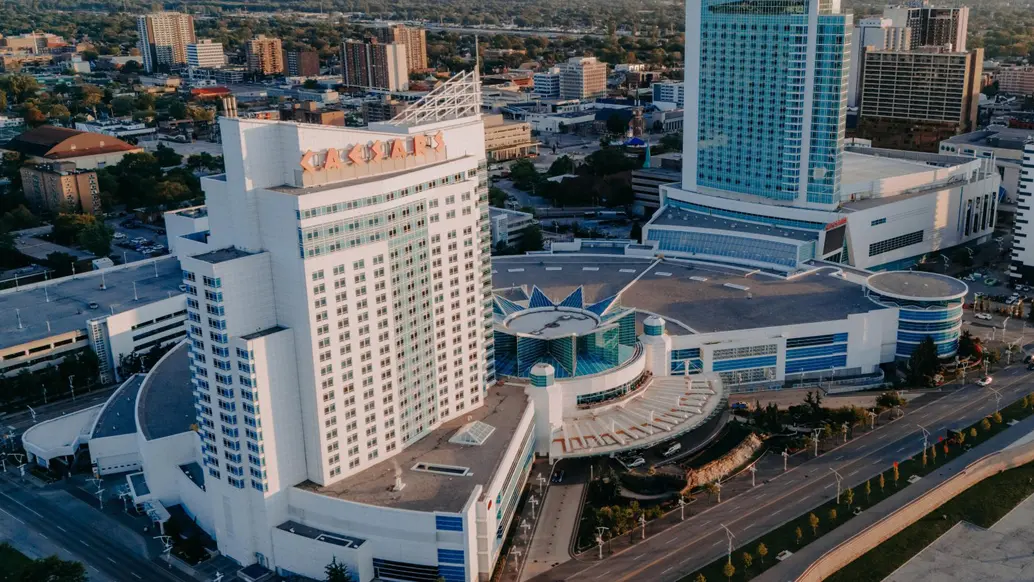 Vista aérea del complejo de rascacielos Caesars Windsor Casino and Hotel en el centro de Windsor.
