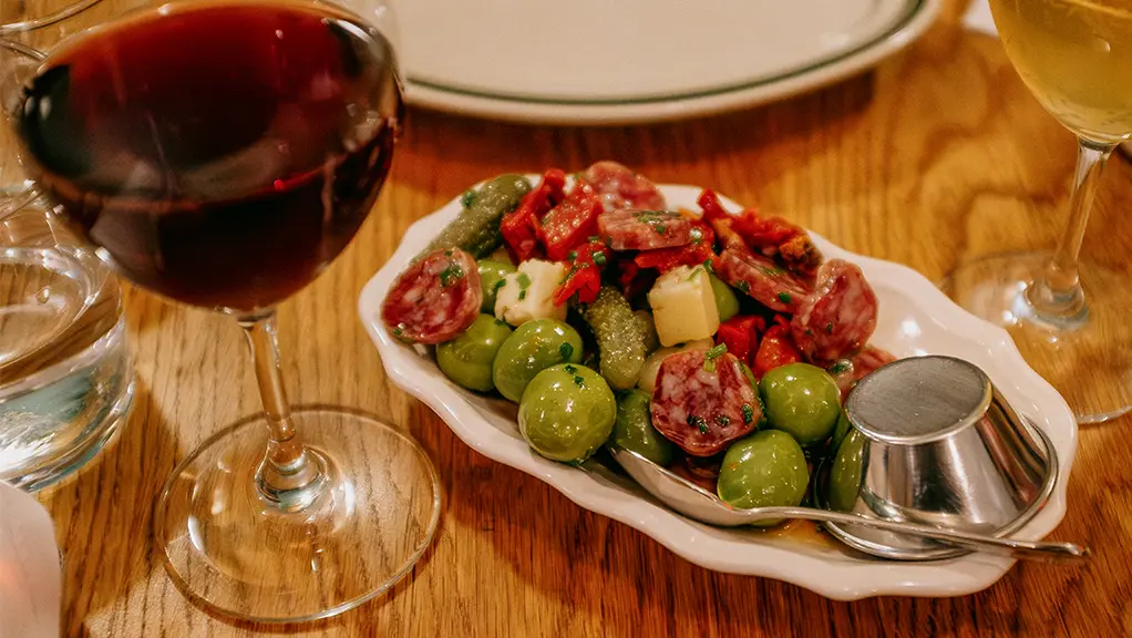 Wine and charcuterie served at Heartbreakers Pizza in Ottawa.