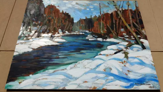 Mural del Gran Grupo de los Siete colocado en la pared de un edificio