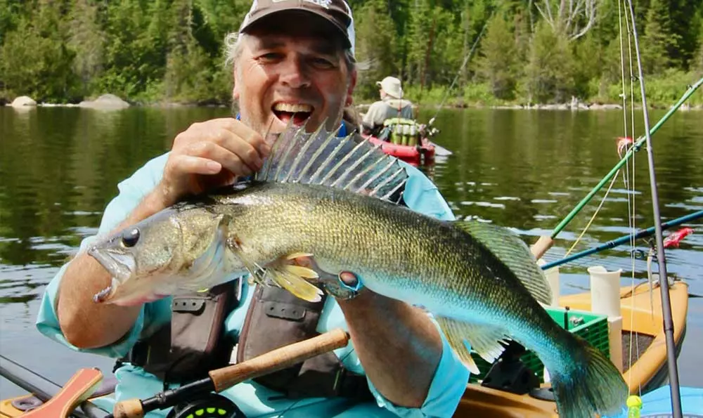 カヤックフライフィッシング | Destination Ontario