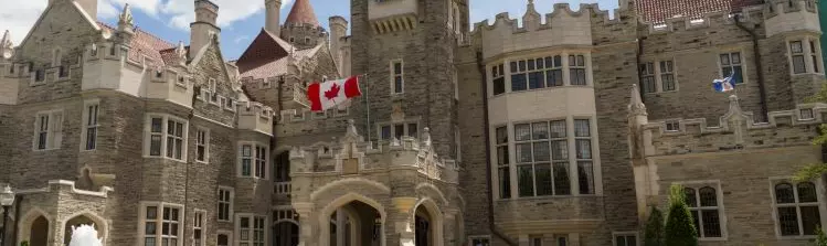 Casa Loma à Toronto. Façade du château en pierres
