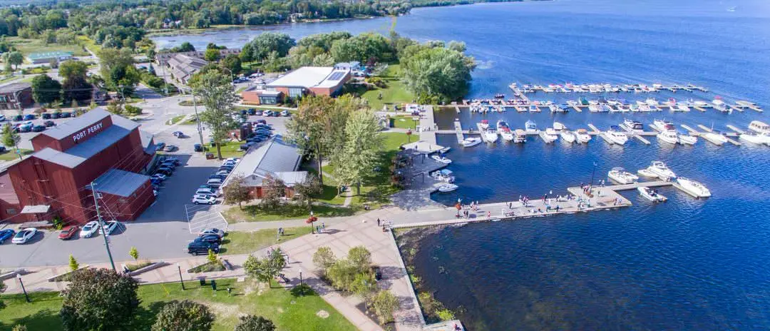 Vue aérienne du centre-ville de Port Perry