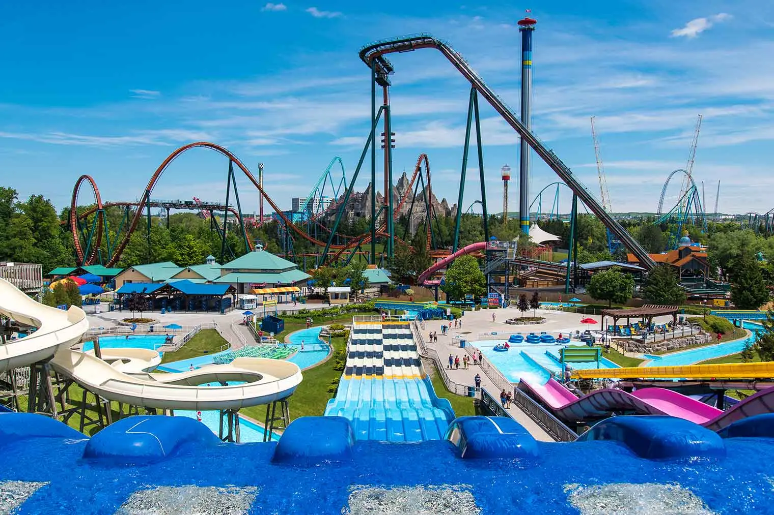 워터파크의 워터슬라이드 시리즈.