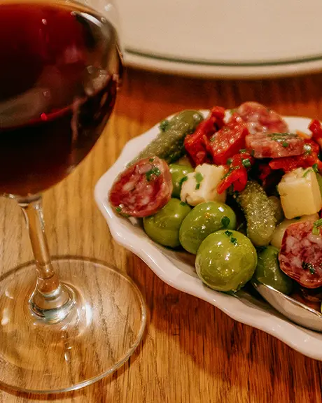 Wine and charcuterie served at Heartbreakers Pizza in Ottawa.