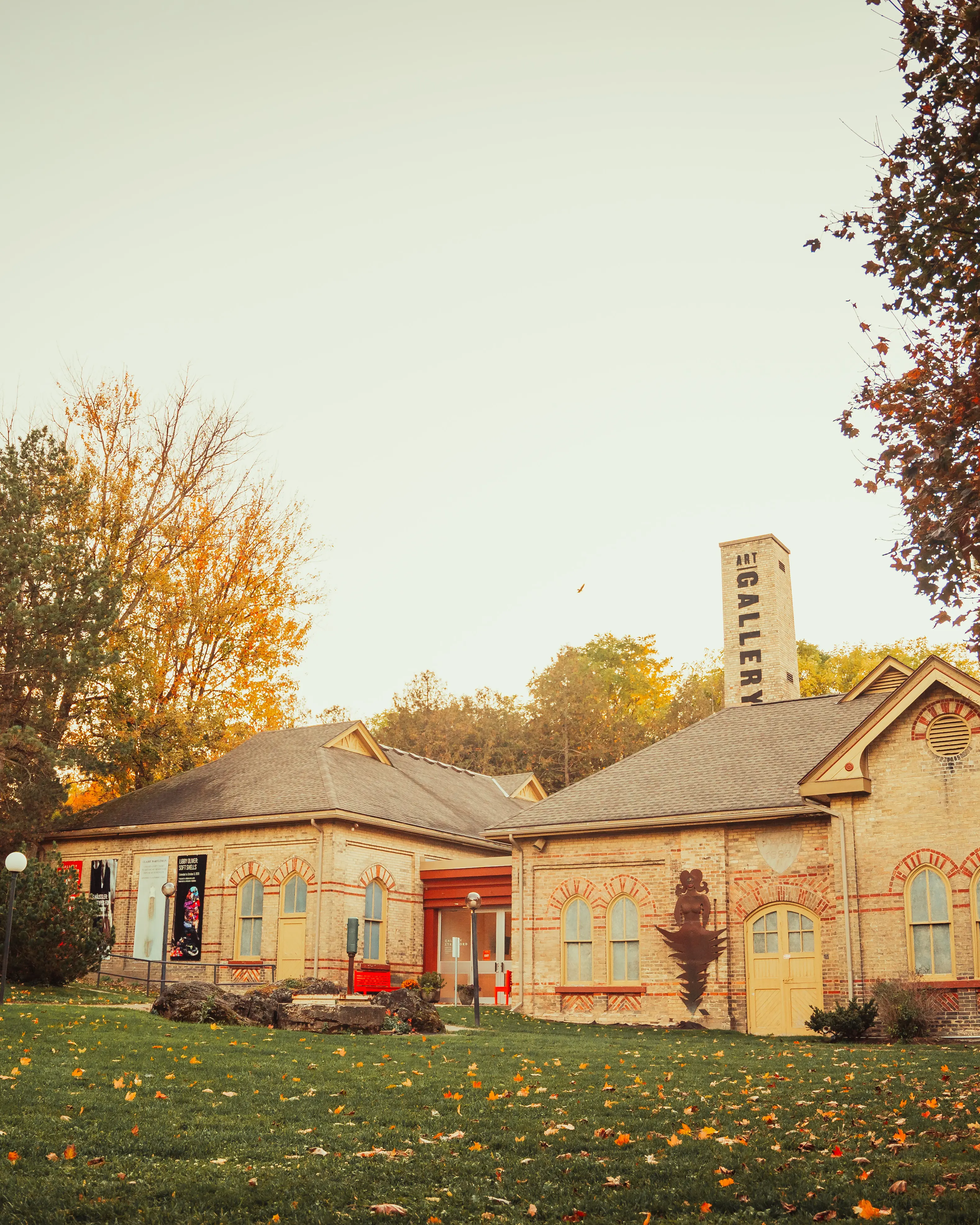 Gallery Stratford in the autumn season.