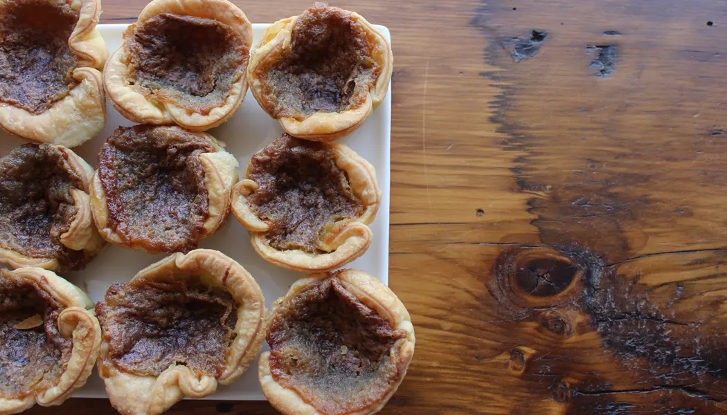 Une assiette de tartelettes au beurre est exposée dans le cadre de la Route des tartelettes au beurre à Northumberland.