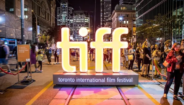 L’affiche du Festival international du film de Toronto sur la rue King Ouest.